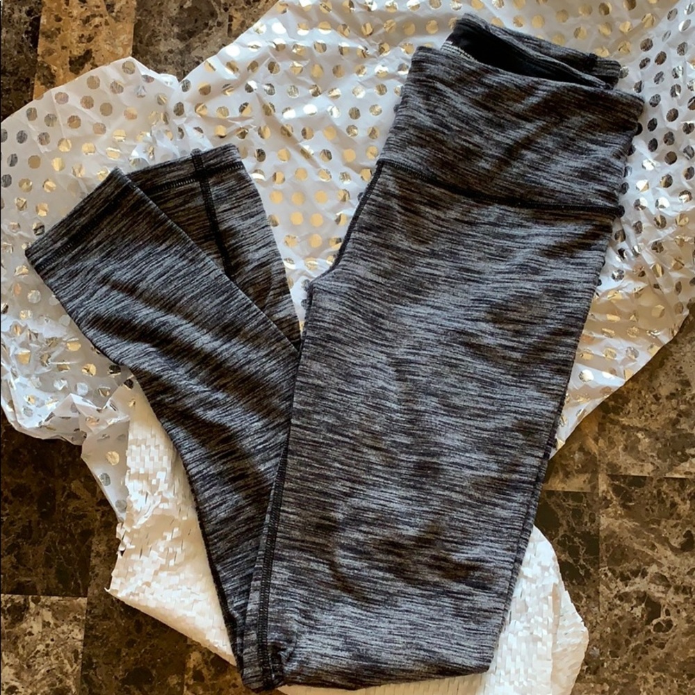 ⚫️Black/silver VS knockout leggings⚫️